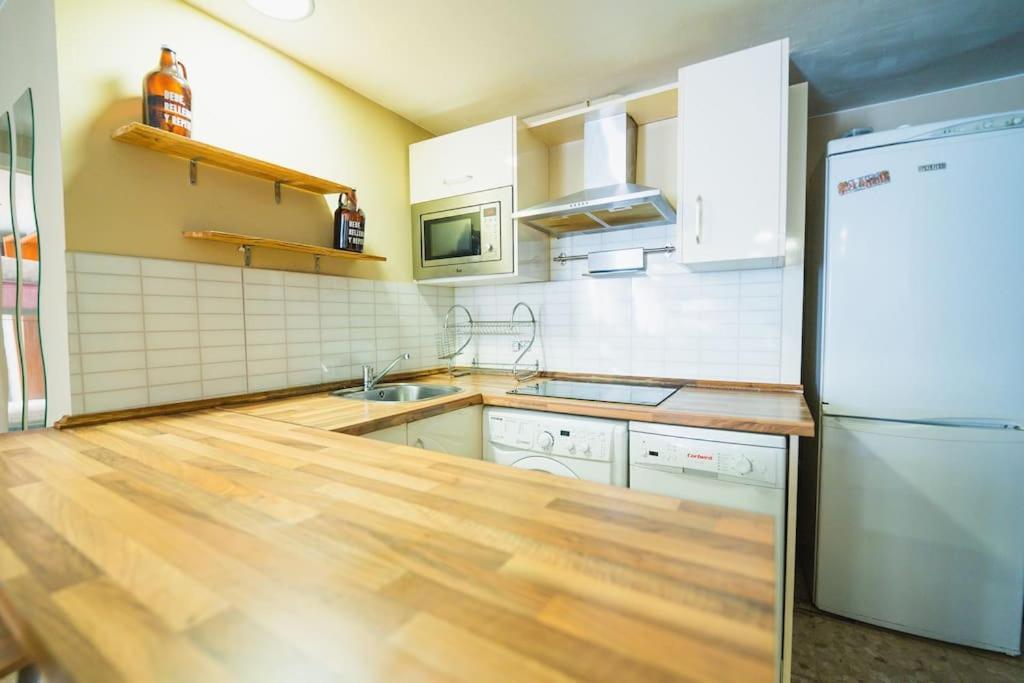 Espacioso En El Centro De La Ciudad Appartement *